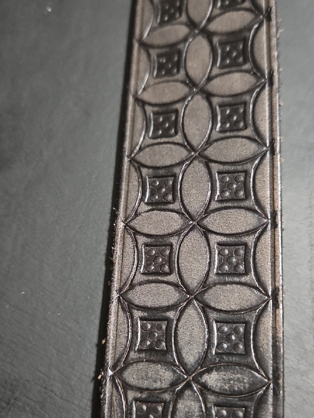 Fossil Black Leather Belt with Decorative Buckle Size Small (measures 31) - Picture 8 of 8